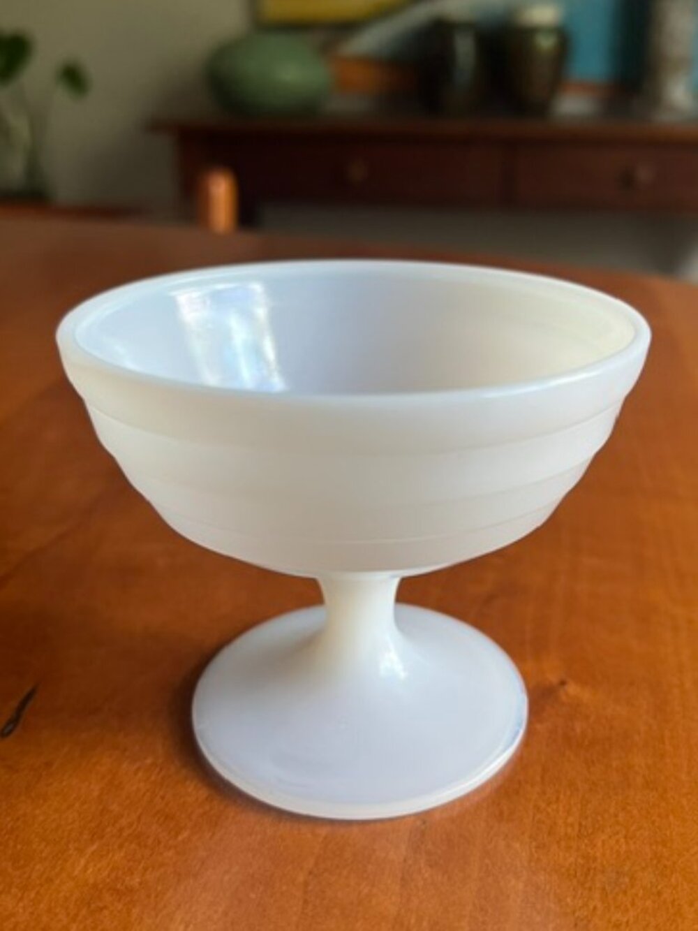VTG Moderntone Platonite Wht Sherbet Or Champagne Hazel Atlas Opaque Milk Glass